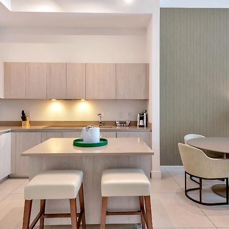 203-1Br/1Ba At The Beach Gem! Lux Amenities! Hollywood Exteriör bild