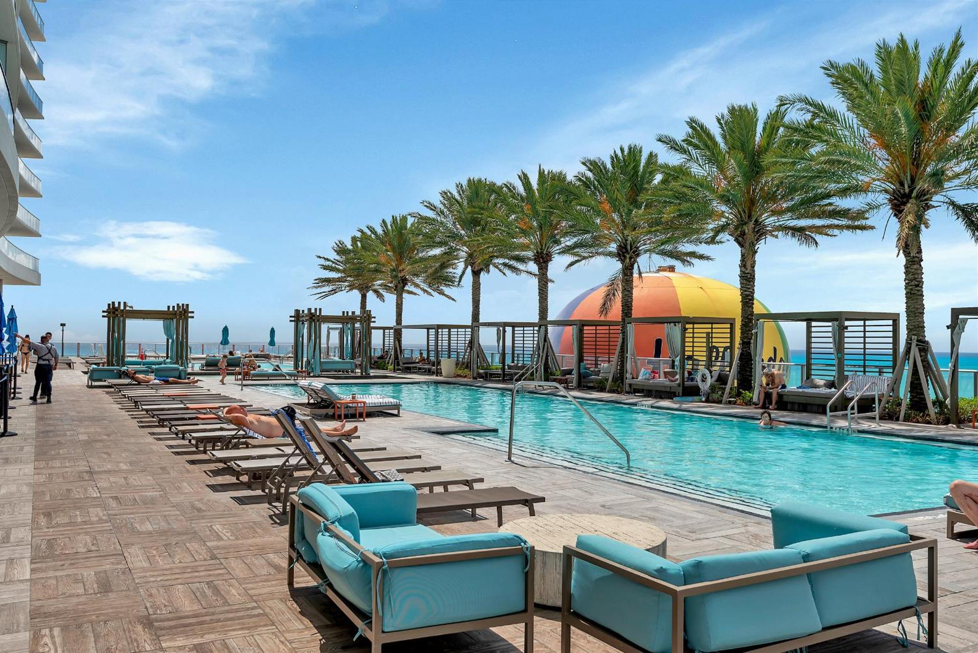 203-1Br/1Ba At The Beach Gem! Lux Amenities! Hollywood Exteriör bild
