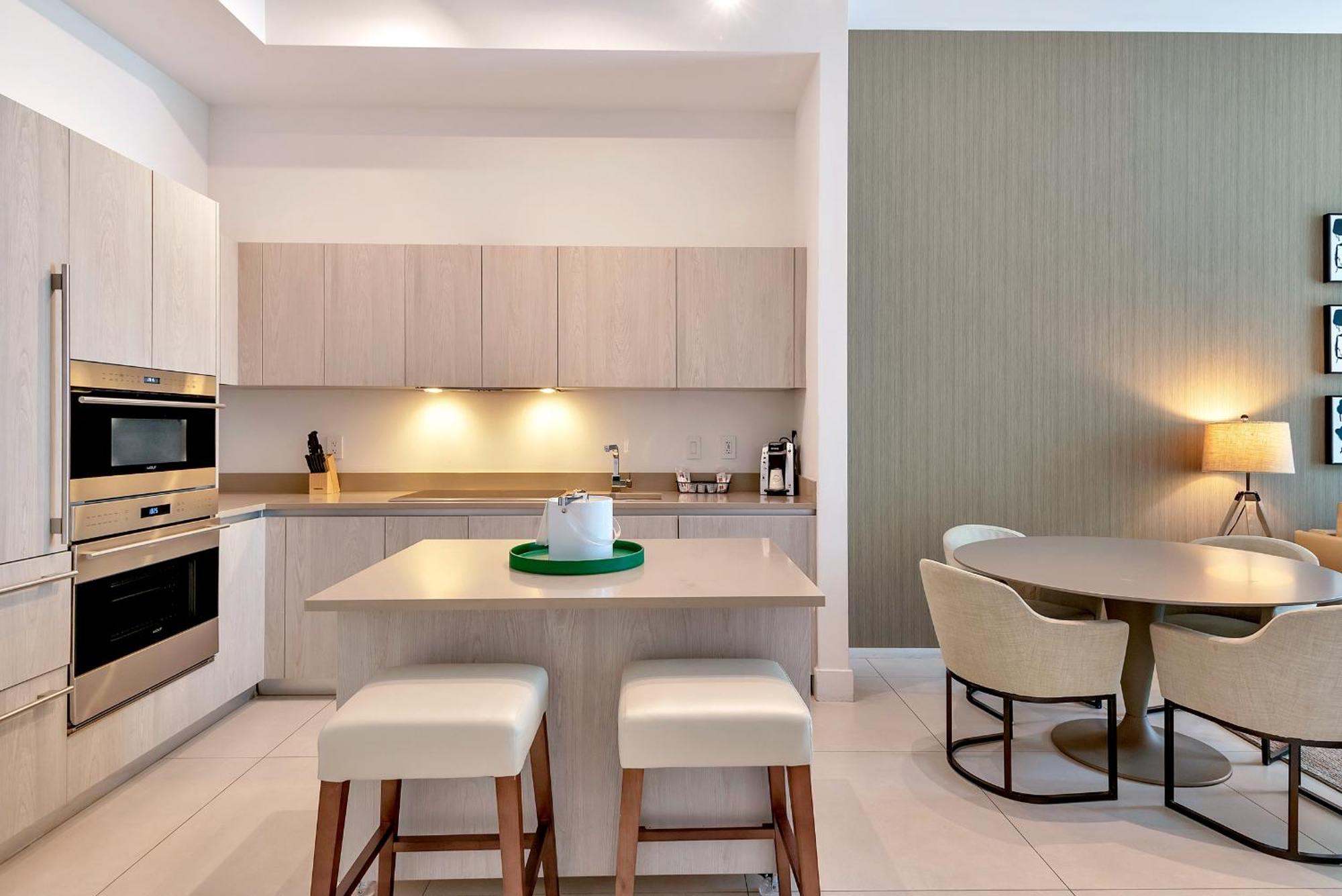 203-1Br/1Ba At The Beach Gem! Lux Amenities! Hollywood Exteriör bild