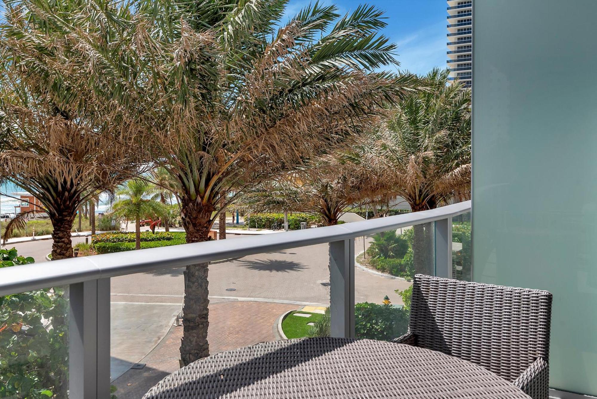 203-1Br/1Ba At The Beach Gem! Lux Amenities! Hollywood Exteriör bild