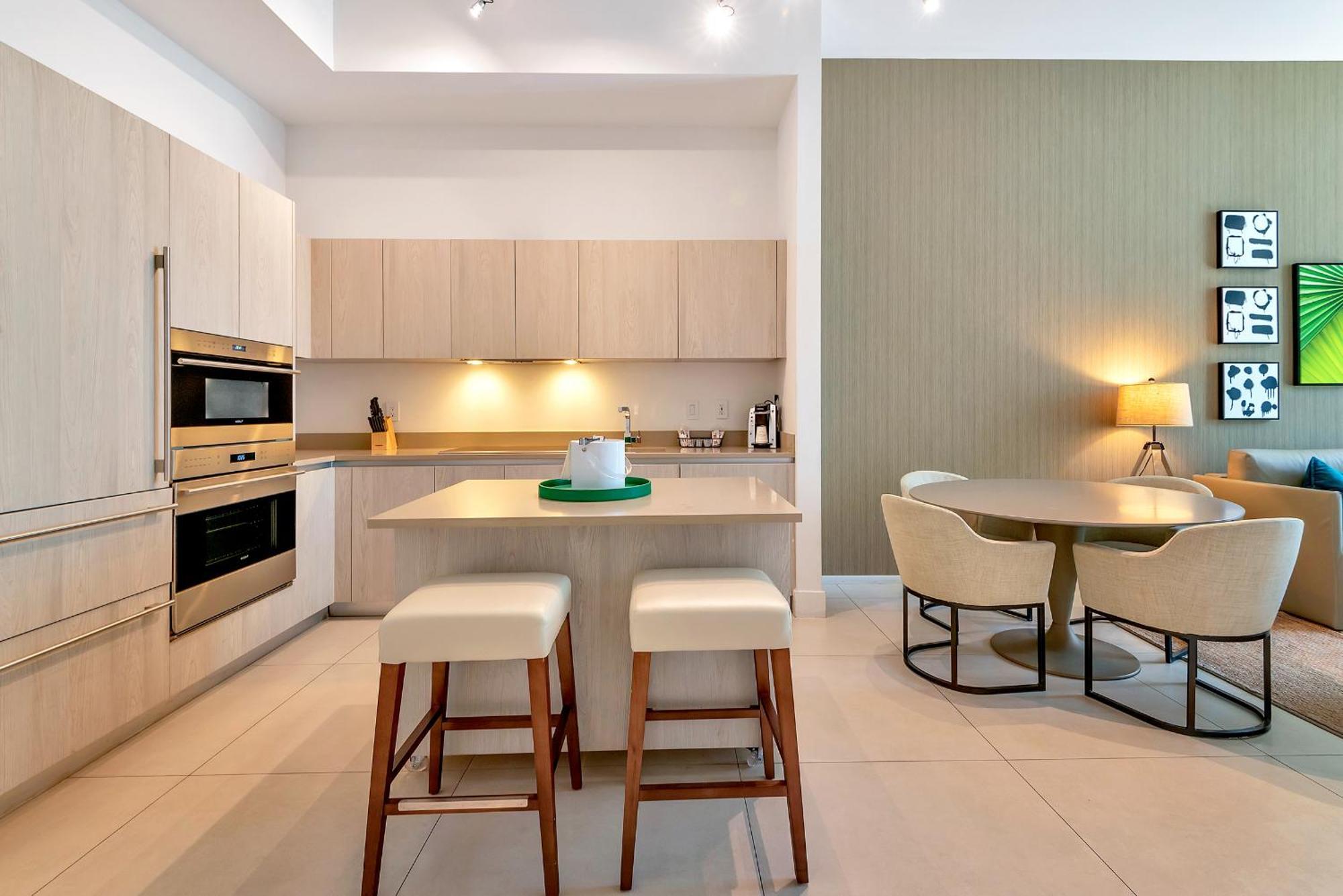 203-1Br/1Ba At The Beach Gem! Lux Amenities! Hollywood Exteriör bild