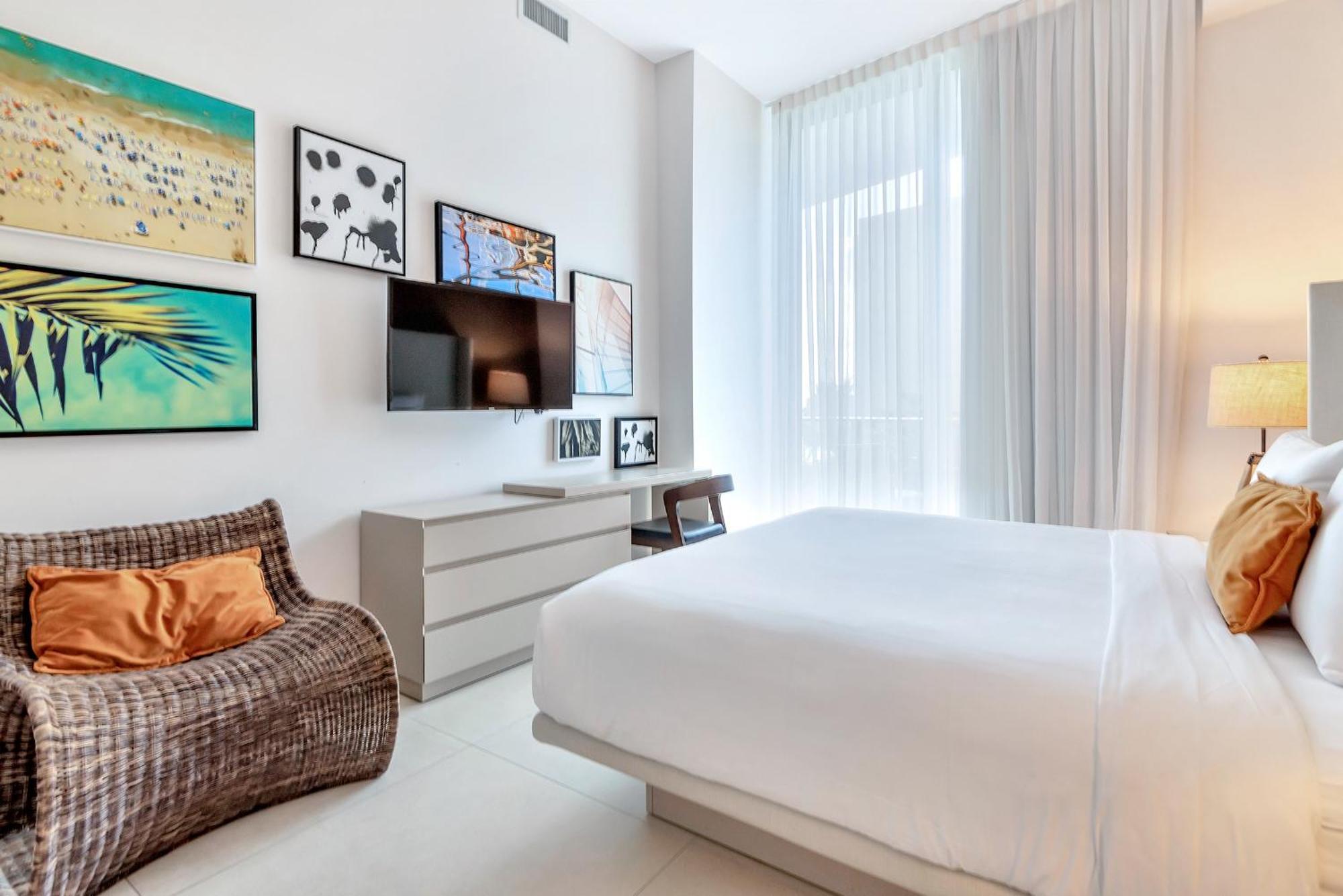 203-1Br/1Ba At The Beach Gem! Lux Amenities! Hollywood Exteriör bild
