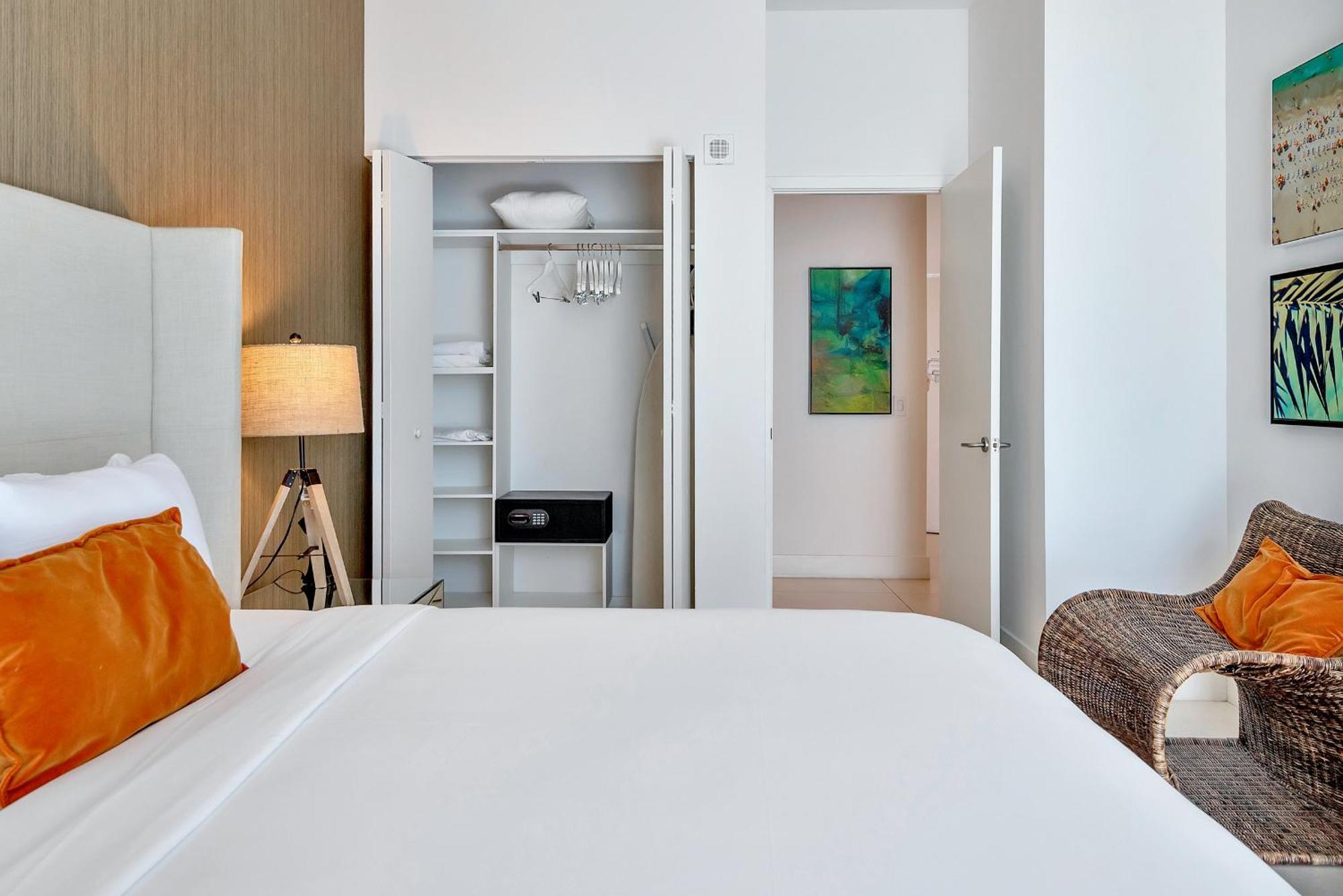 203-1Br/1Ba At The Beach Gem! Lux Amenities! Hollywood Exteriör bild