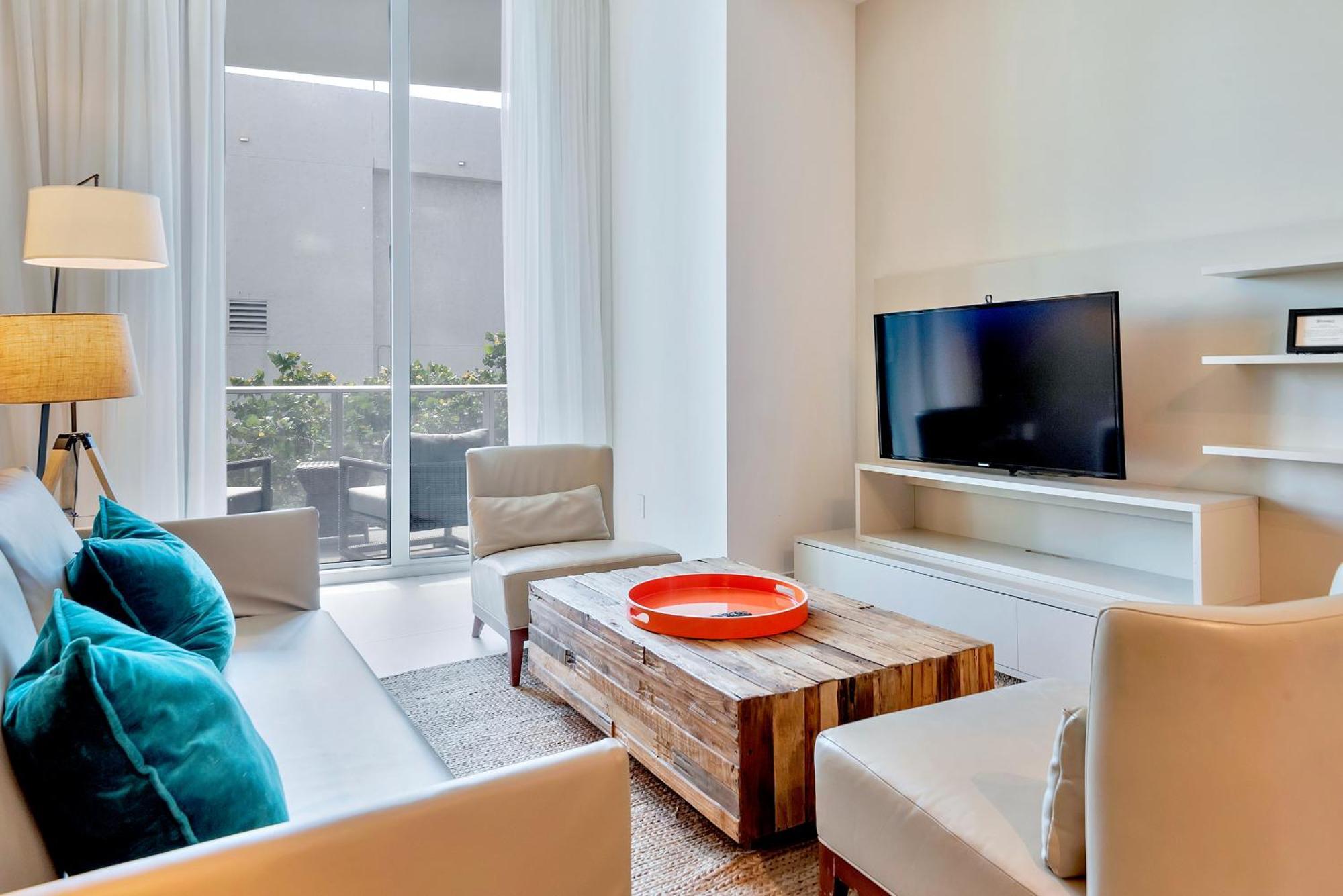 203-1Br/1Ba At The Beach Gem! Lux Amenities! Hollywood Exteriör bild
