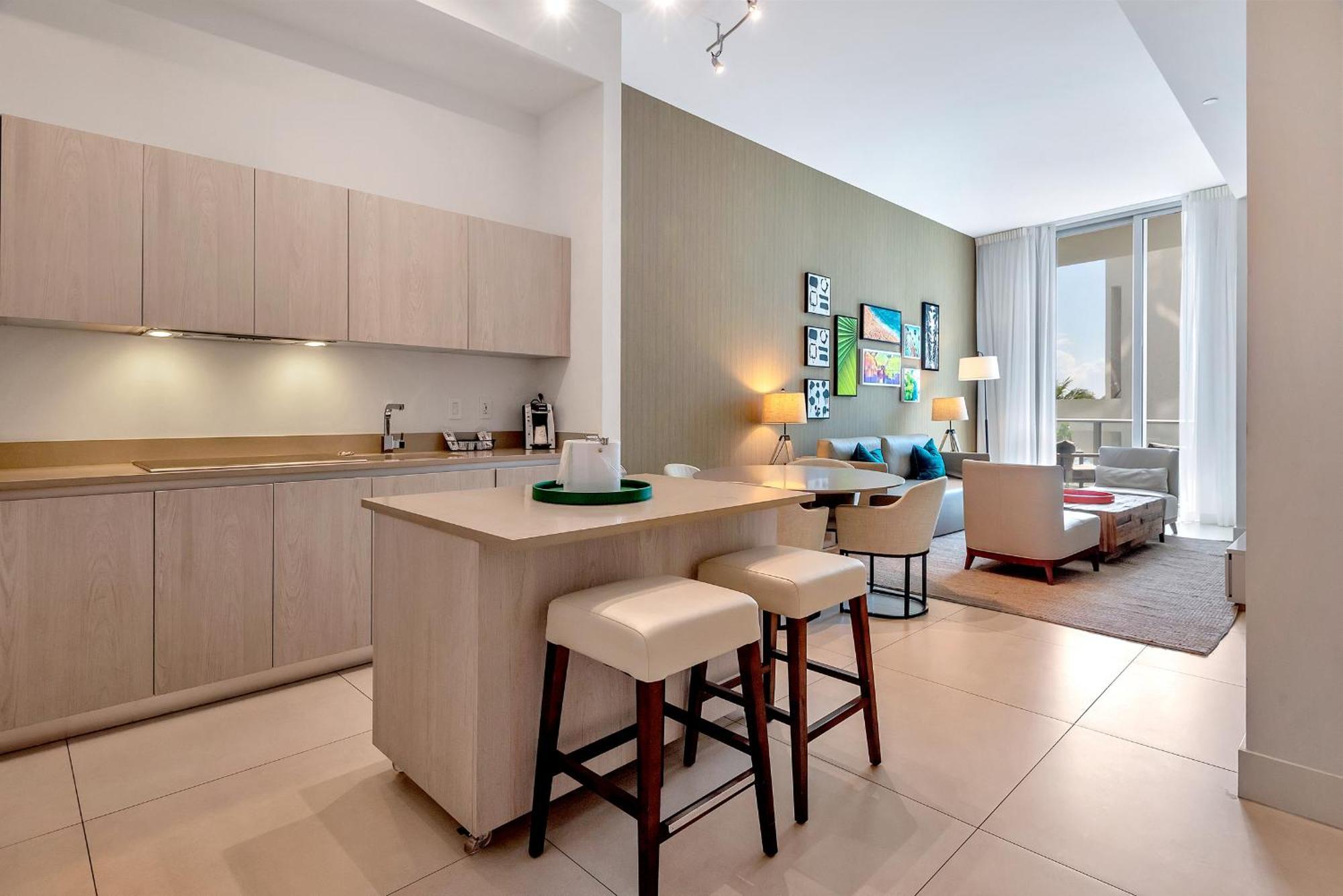 203-1Br/1Ba At The Beach Gem! Lux Amenities! Hollywood Exteriör bild
